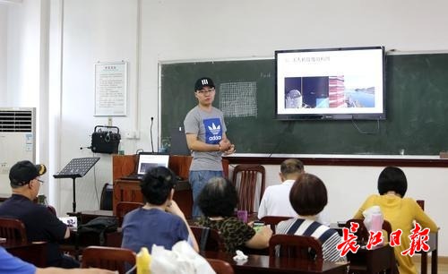 他们都努力学无人机航拍，你好意思偷懒吗？