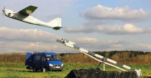 原创 乌克兰新总统撕毁和平协议，派出无人机轮番轰炸，逼对方谈判 