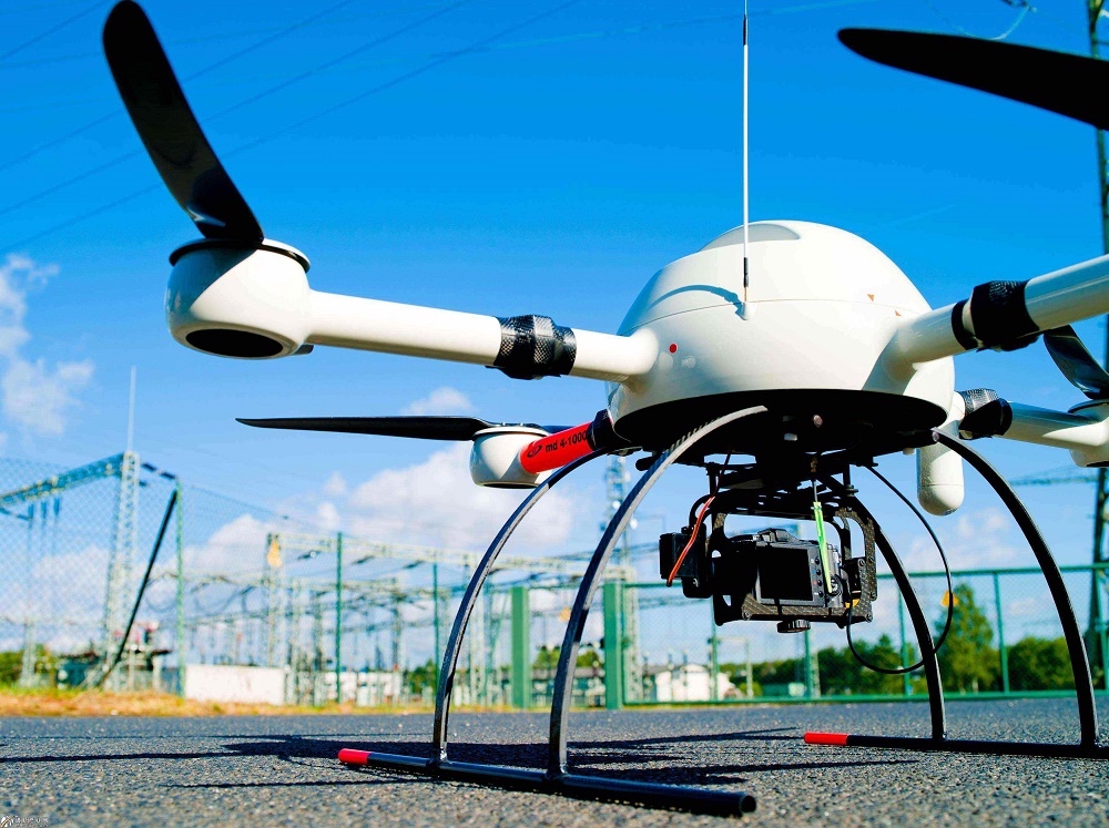 哈尔滨新区端午踏青现场使用无人机维持公共安全秩序 