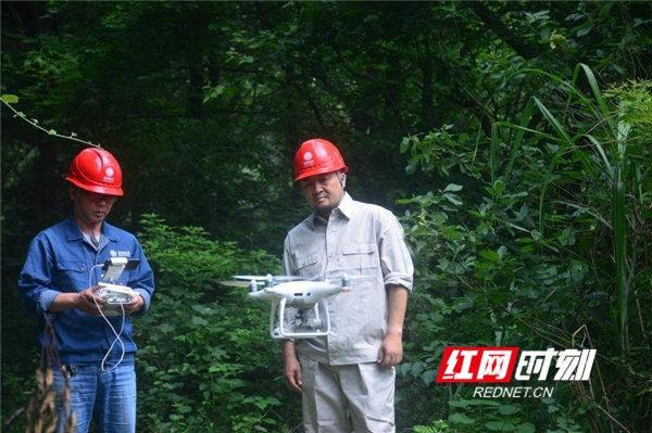 国网娄底供电公司 无人机“诊断”线路隐患