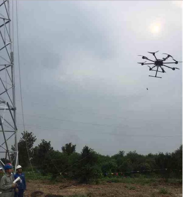 玉山用无人机牵引放线保供电