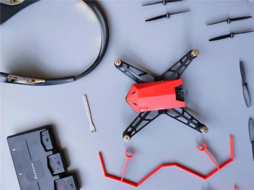 无人机产品的又一匹黑马，UDrone意念无人机轻体验 