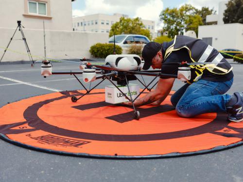 用无人机配送食品！Uber宣布今夏启动 