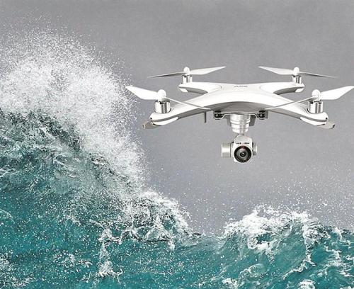 绝技！航拍无人机能钓鱼