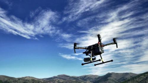 自主无人机帮助消防员更有效地应对森林火灾