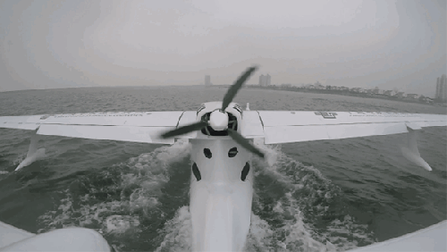 国内首例！大型固定翼无人机海上运邮，52分钟飞110公里