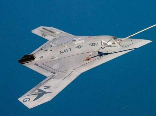 众多无人机掠过美舰，中东各国一言不发，美将付出惨痛代价 