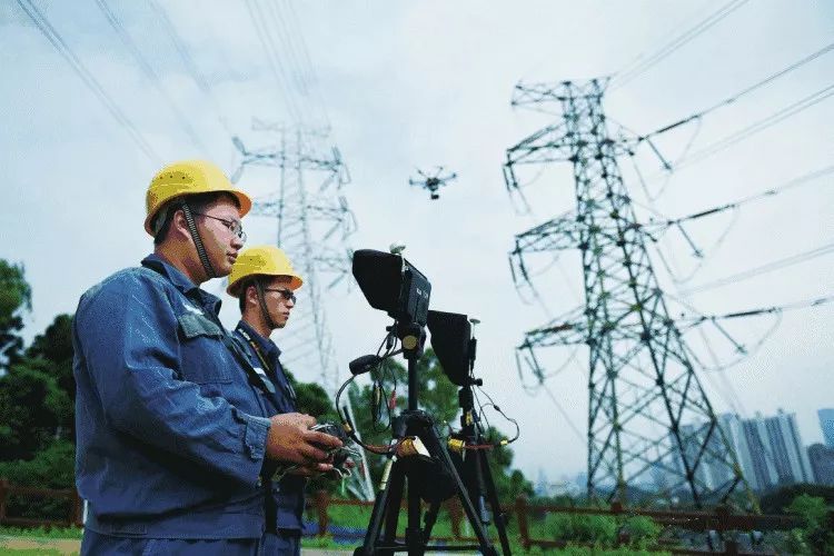 这款无人机自动飞行 还能巡检电网
