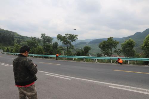 贵阳公路管理局首次采用无人机勘查公路安全情况