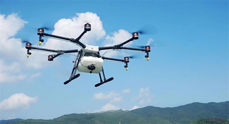 无人机无人遥控也能飞 