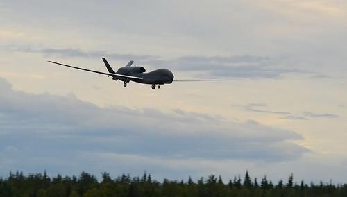 【天下头条】特朗普淡化伊朗击落美国无人机事件 油价飙涨标普500指数创新高