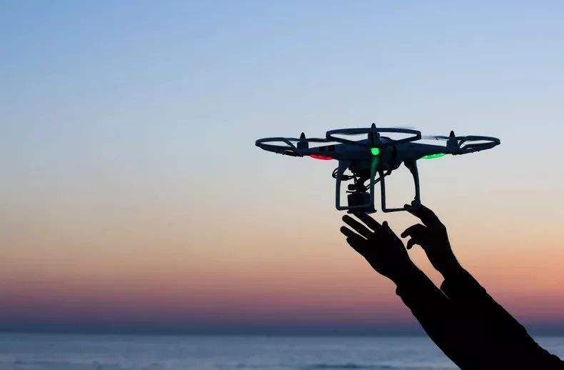 用意念让无人机起飞，这场海选赛上演了科幻一幕