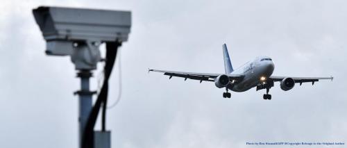 机场安全问题频出，无人机身上这块“狗皮膏药”该如何去除？