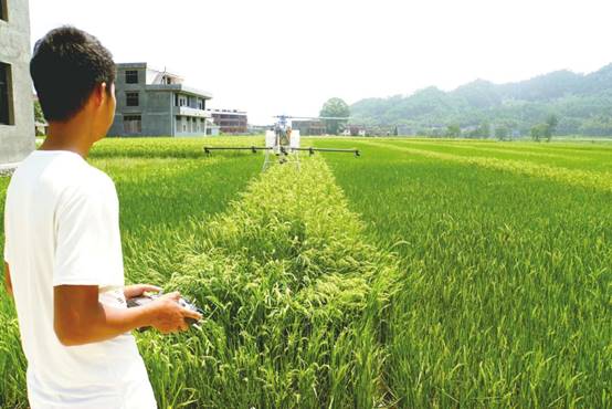 高薪就业人生无忧 炫飞无人机大受赞赏