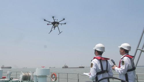 上海海事局无人机查获全国首起在航船舶使用高硫燃油案件