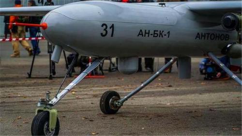 无人机越境袭击反被击落，克姆宫深夜来电，普京会答应吗？