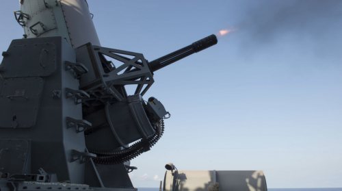 突发！特朗普：美国军舰击落伊朗无人机 海湾地区紧张局势升级