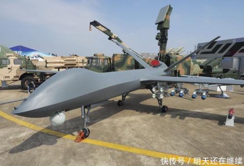 把无人机做成轰炸机，一次携带16枚空地导弹，彩虹5有多逆天