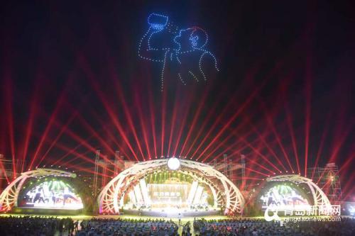 惊艳！300架无人机啤酒城上空玩拼图 刷爆朋友圈