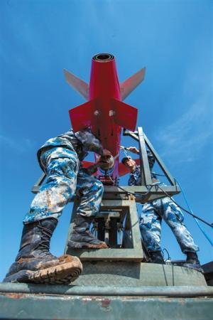 中部战区空军某基地无人机分队 确保每架靶机时刻待战