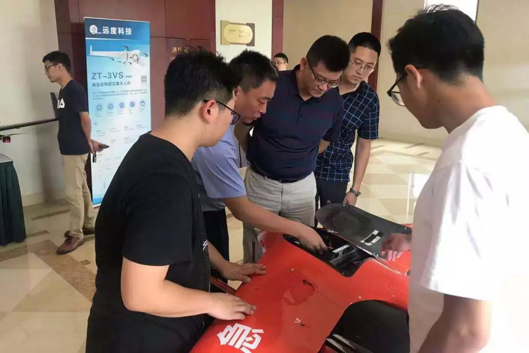 启迪无人机“灵隼-3VS”全国巡回推介会在青岛高新区举行