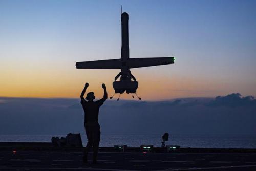 尾座式垂起降将成舰载无人机发展新趋势，我国也在大力发展