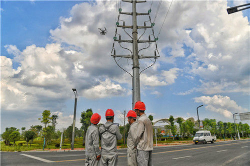 新宁县供电公司：无人机巡线效率高