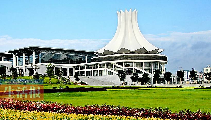 广西南宁青秀区:无人机取证 力促高校排污问题有效整改