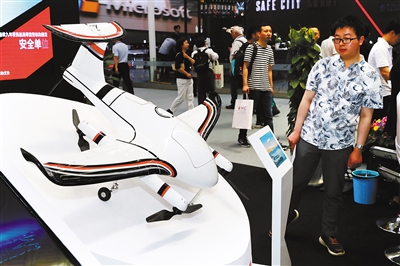 半年注册数增6万架 无人机加速起飞 竞争正从消费级转向工业级 民用无人机“竞速”跑道扩宽