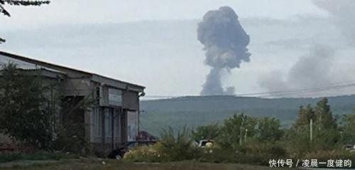 俄罗斯边境升起蘑菇云，军事基地被炸毁，无人机传回惨烈画面