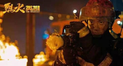 傲势无人机作战森林消防，致敬当代“烈火英雄”！