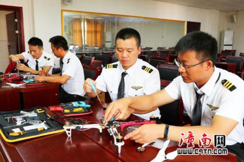 潼南区开展无人机操作培训 三年计划培养1000名无人机“飞手”