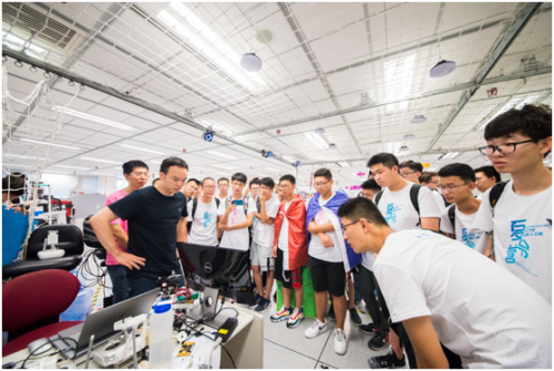 RoboMaster2019：从无人机到机器人 大疆这次又玩出新“名堂”