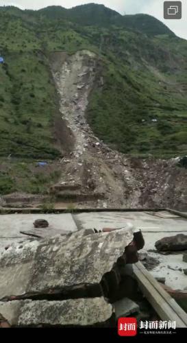 180余人参与甘洛县山体坍塌抢险 启用无人机搜救失联人员