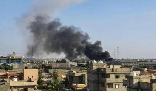 两个机库遭遇空袭，大批无人机被炸毁，土耳其损失惨重！ 