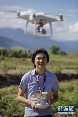 用无人机数西瓜——花莲青年卢纪烨的科技农经