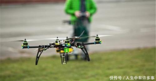 美无人机试飞时为何让飞行员骑在上面？试飞完成后飞行员这样说