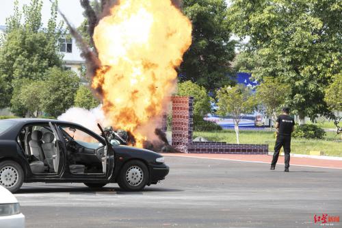 枪声大作，可疑无人机空中被拦截……这场千人反恐演练堪比大片