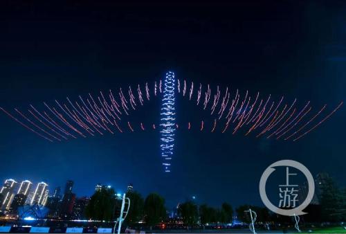 今晚8点半，250架无人机点亮南滨路！轻轨穿楼、智博会元素将被“搬”到空中