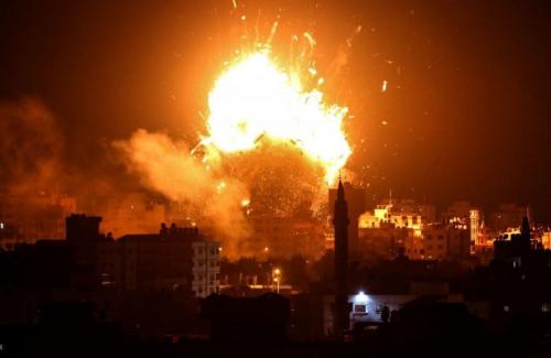 三大盟友连遭袭击，伊朗不再忍耐，无人机奔袭1000公里报复此国 