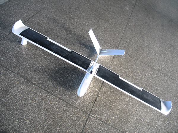 飞天复合材料太阳能手抛无人机
