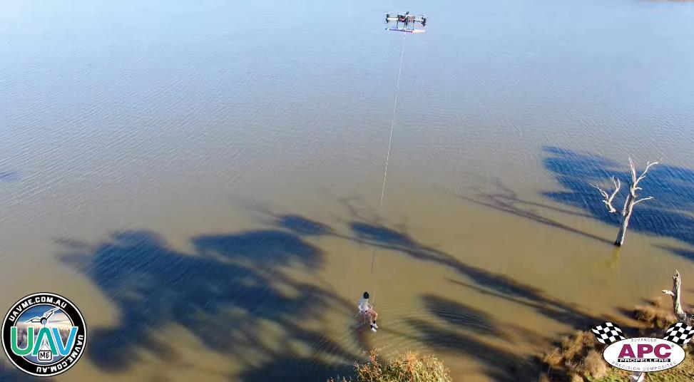 无法可惩：渔夫坐在旋翼无人机上钓鱼不“违法”，只有无畏才能创新！