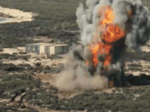 超低空掠过美航母伊朗无人机参加俄航展 想和俄罗斯合作研发？ 