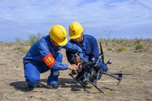 大疆专业无人机助力巡查±110万伏特输电工程
