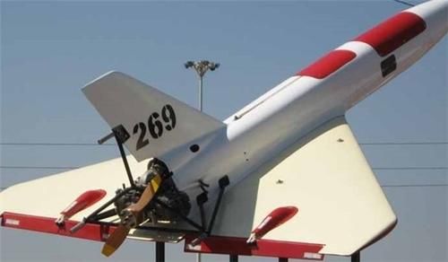 伊朗推出新型监视和侦察无人机