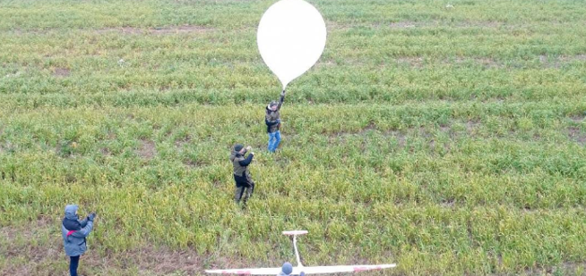 “高空作业”升空3万米发射固定翼无人机