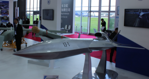 莫斯科航展，中国新式无人机大出风头，概念源自美“忠诚僚机”？