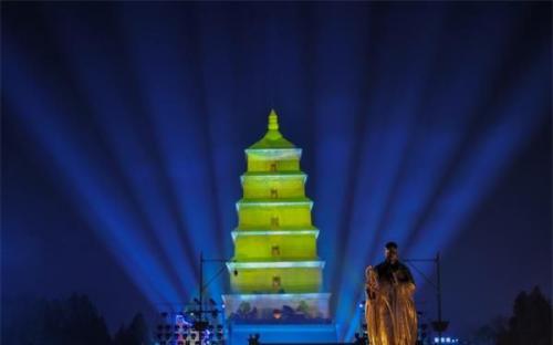 无人机灯光秀、建筑灯光秀、节日灯光秀，灯光秀越来越流行你怎么看？