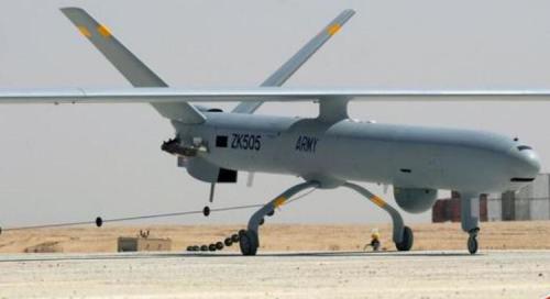 又一架军机被击落！美盟友率先出手，悍然入侵他国，却遭猛烈报复 