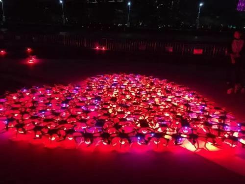 剖析无人机编队飞行 10分钟的表演报价200万背后的奥秘 